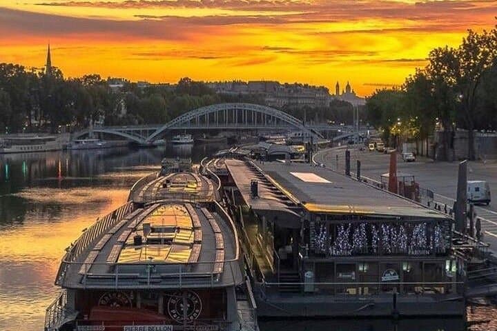 Seine Flexible Ticket Cruise with Multilingual Audio Guide — photo 5
