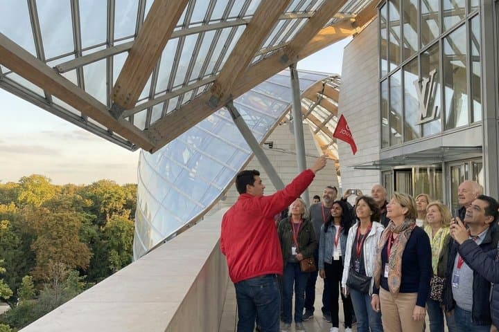 Louis Vuitton Foundation Exterior Walking Tour and Premium Entry — photo 2