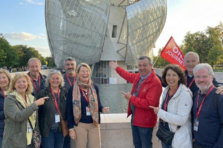 Louis Vuitton Foundation Exterior Walking Tour and Premium Entry — photo 3