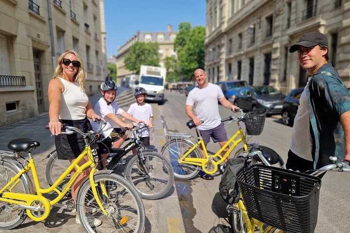 Paris Local Districts and Off the Beaten Track Guided Bike Tour — photo 8