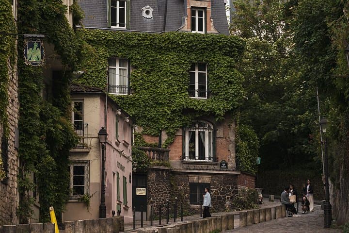 Paris Montmartre Self-Guided Walking Tour and Scavenger Hunt — photo 14