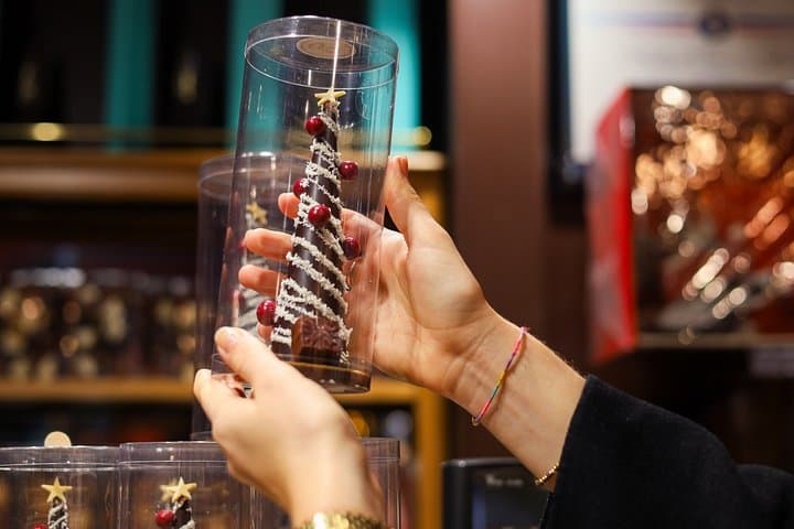Paris Christmas Gourmet Food Small Group Walking Tour — photo 4