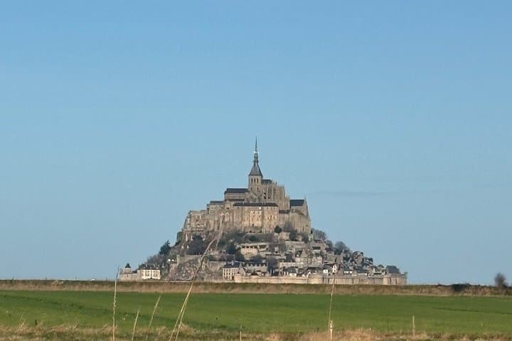 Mont Saint Michel Tour by Vintage Range Rover from Paris — photo 12