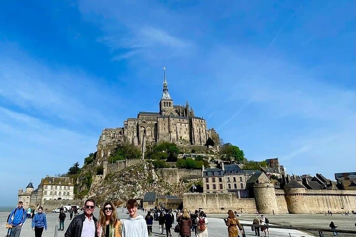 Mont Saint Michel Tour by Vintage Range Rover from Paris — photo 4
