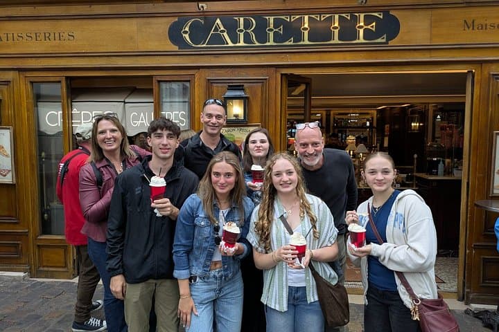Crepes, Chocolates and Macarons in Montmartre — photo 4