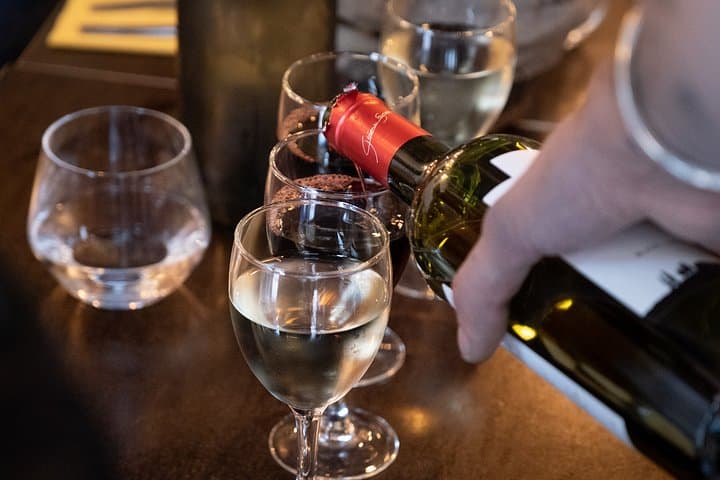 Montmartre French Bistrot, Aperitif and Wine Tasting Walking Tour — photo 6