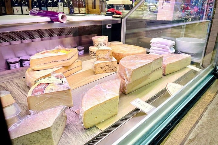 Local Aligre Food Market Walking Tour near the Marais — photo 11