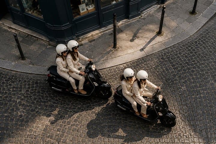 Paris by Vespa: Private Guided Self-Drive Experience — photo 4