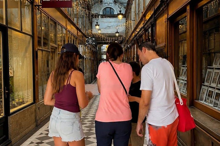 Explore the Covered Passages of Paris with a track game — photo 10