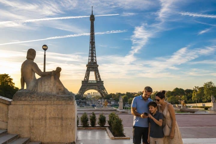 Paris Scavenger Hunt & Highlights Self-Guided Walking Tour — photo 1