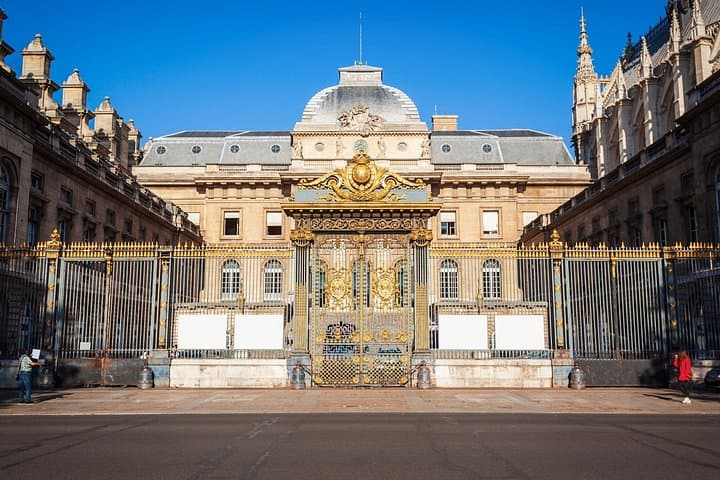 Paris Scavenger Hunt & Highlights Self-Guided Walking Tour — photo 14
