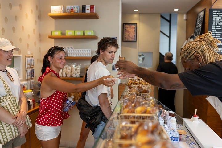 Paris Montmartre Chocolates and Pastry Private Food Tour — photo 2