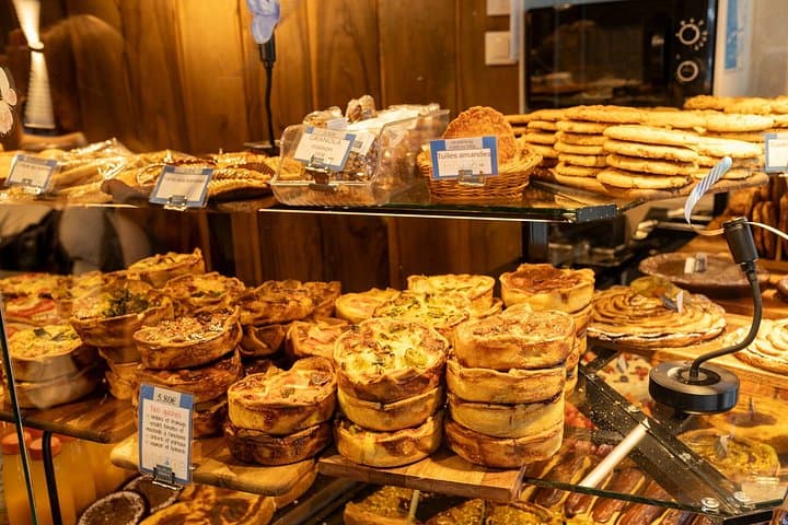 Private Montmartre Food Tour with Wine, Cheese and Pastries — photo 3