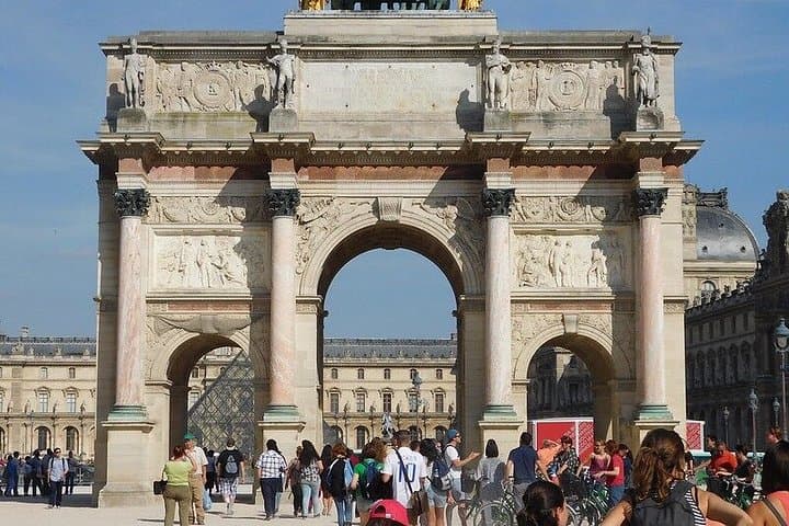 Guided Tour of Paris Discover Iconic Landmarks with an Expert — photo 11