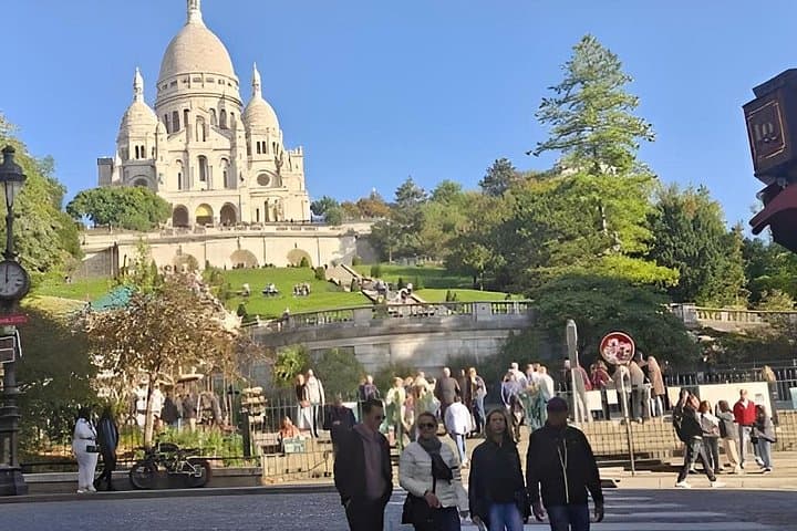 Guided Tour of Paris Discover Iconic Landmarks with an Expert — photo 18