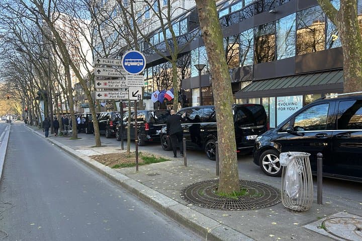 Private Van Transfer Paris Airport CDG to Paris — photo 8