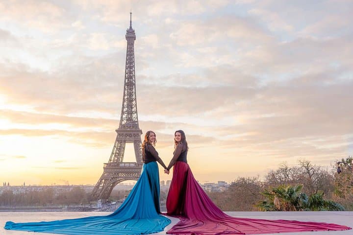 Private Guided Professional Photoshoot by the Eiffel Tower — photo 8