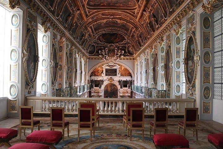 From Paris Château de Fontainebleau Vaux-le-Vicomte Guided Tour — photo 4