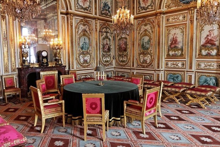 From Paris Château de Fontainebleau Vaux-le-Vicomte Guided Tour — photo 7