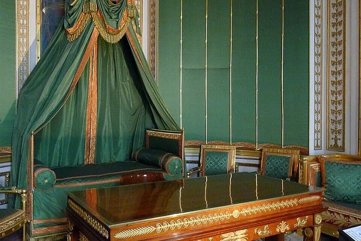 From Paris Château de Fontainebleau Vaux-le-Vicomte Guided Tour — photo 15
