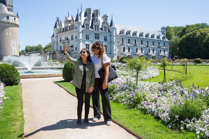 Guided Loire Valley Day Trip with Chambord, Chenonceau & Cheverny — photo 1