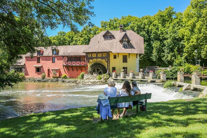 Giverny & Versailles Private Day Tour with Lunch from Paris — photo 2