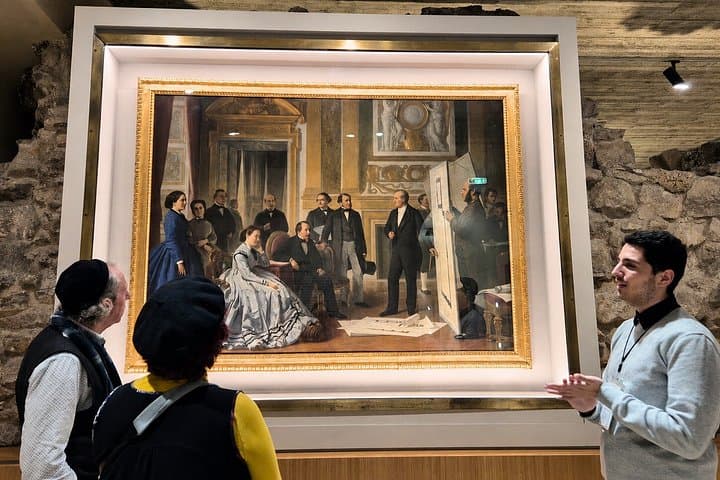 Louvre Museum Small-Group Guided Tour with Masterpieces & Access — photo 3