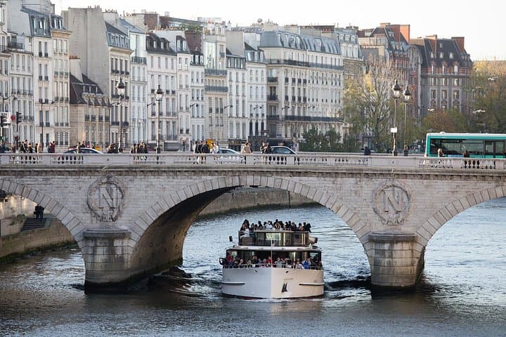 Eiffel Tower Tour with Optional Summit and Seine River Cruise — photo 17