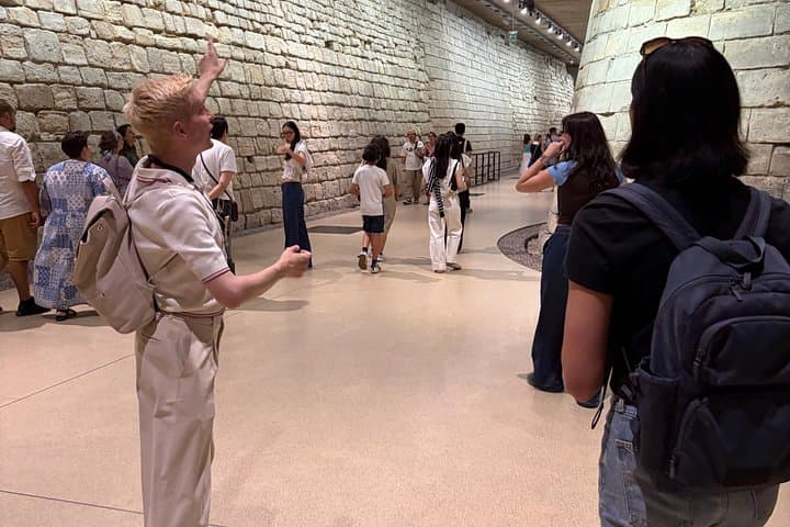 Louvre: Everything but the Mona Lisa - Limited to 6 Guests — photo 10