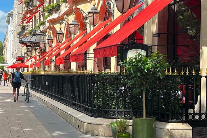 Paris in Style: Fashion Then & Now — photo 6