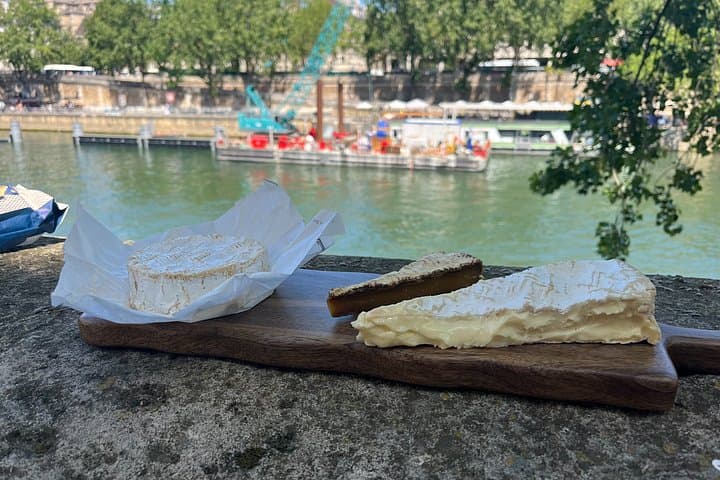 Paris Cheese Walk: Learn how to buy and taste 10 cheeses — photo 9
