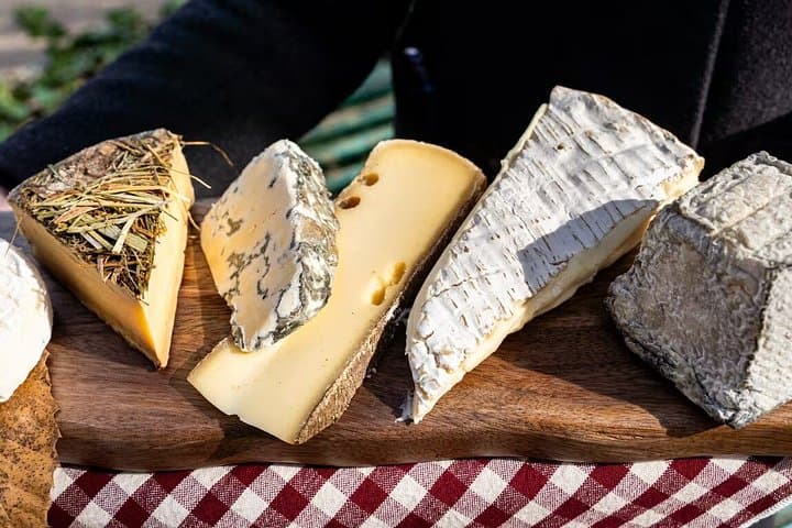 Paris Cheese Walk: Learn how to buy and taste 10 cheeses — photo 8
