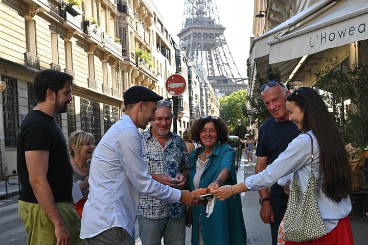 Paris: Eiffel Tower Local Food Tour with Oysters, Cheese & Wine — photo 5