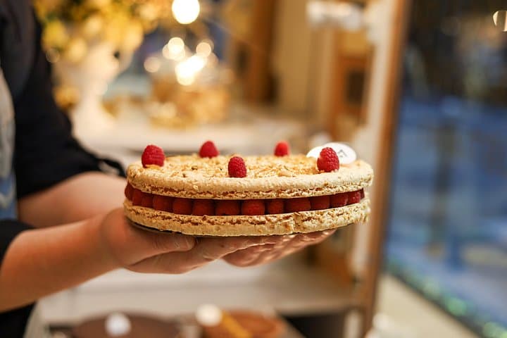 Paris French Sweets Tasting Tour with Pastries and Chocolates — photo 7