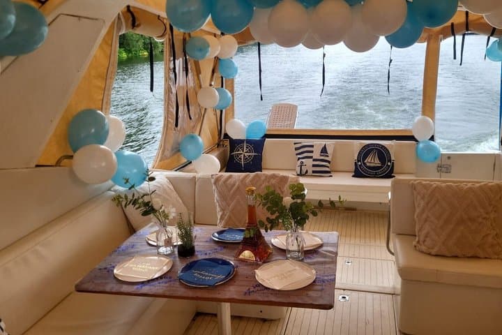 Private and Romantic Cruise on the Seine — photo 10