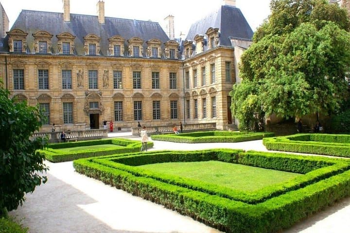 Paris Le Marais Guided Walking Tour — photo 9