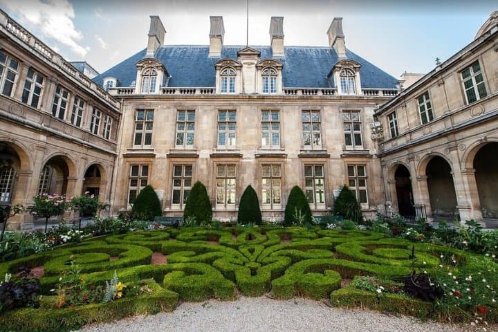 Paris Le Marais Guided Walking Tour — photo 10