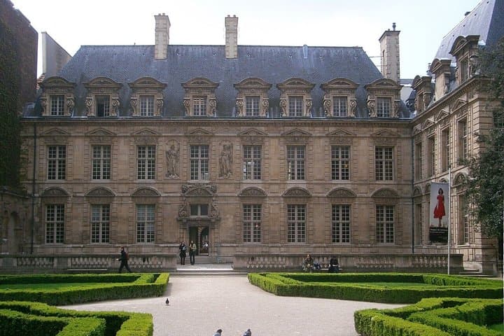 Paris Le Marais Guided Walking Tour — photo 13
