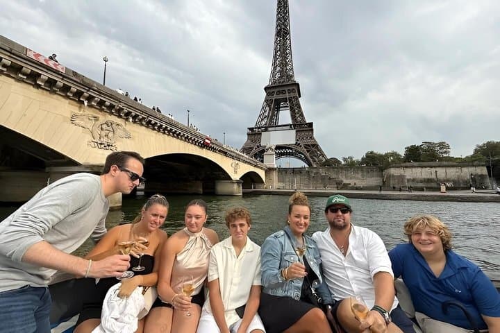 Seine River Sightseeing Cruise and Hop On Hop Off Options — photo 1