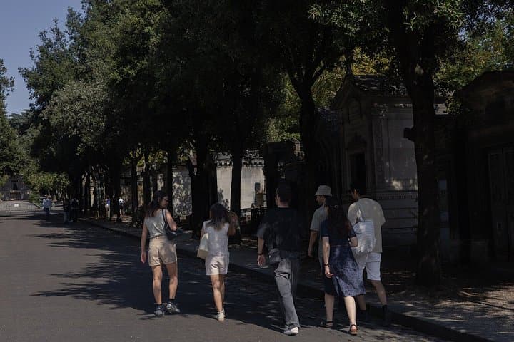Paris: Pere Lachaise Cemetery Famous Graves and Ghosts Tour — photo 5