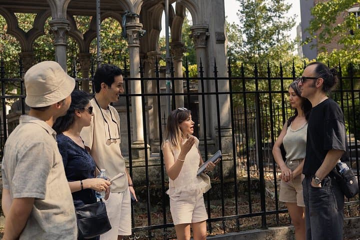 Paris: Pere Lachaise Cemetery Famous Graves and Ghosts Tour — photo 4
