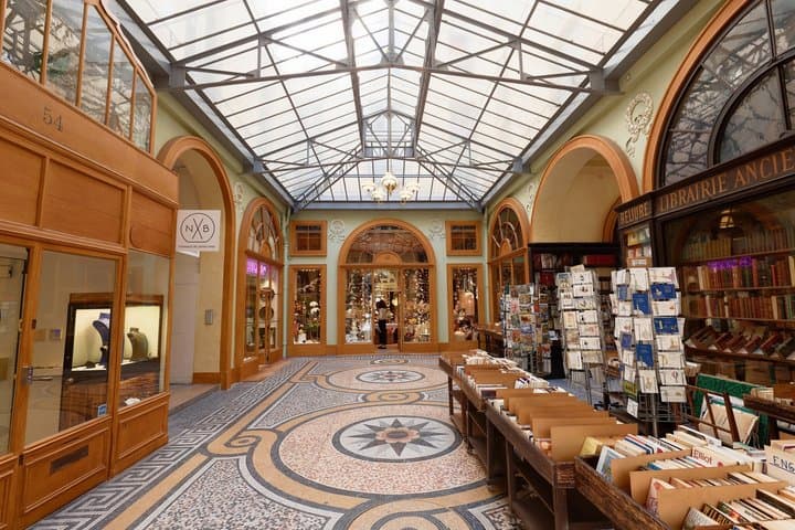 Secret Covered Passages Tour in Paris — photo 4