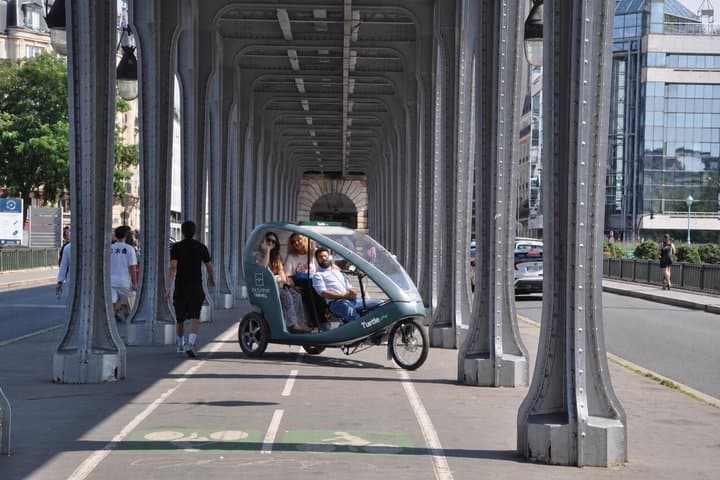 Private Sightseeing Guided Tour by Electric Pedicab (1-2 guests) — photo 2