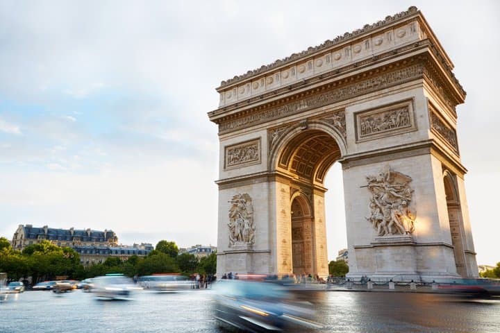 Paris 10+ Sights: Montmartre & Sacré-Coeur Walking Tour — photo 1