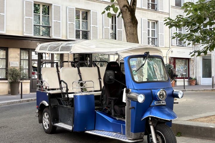Paris: Electric Tuktuk tour with photo and audio stops — photo 1