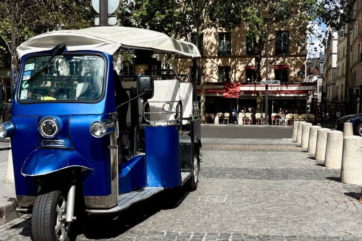 Paris: Electric Tuktuk tour with photo and audio stops — photo 2