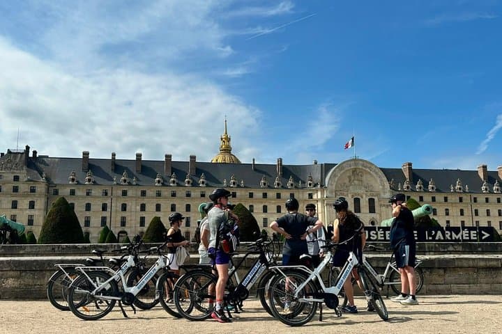 Paris: Small Group Highlights E-Bike Guided Tour — photo 10