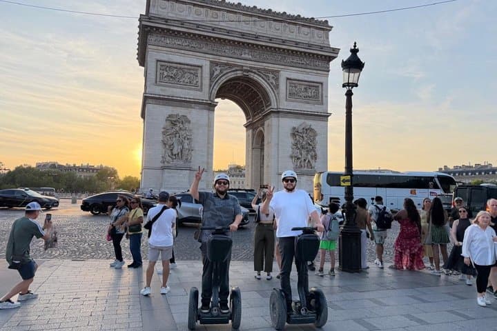 Paris Segway Tour with Ticket for Seine River Cruise — photo 1