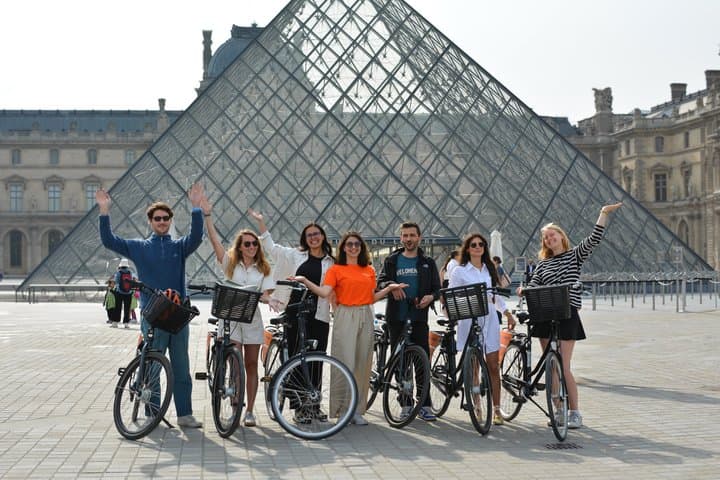 Paris Highlights Small-Group Bike Tour for First-Time Visitors — photo 1