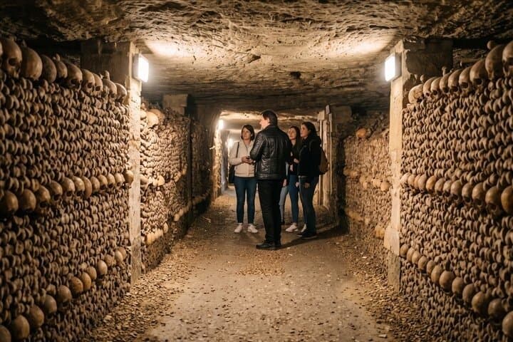 Paris Catacombs Small Group Guided Tour with Reserved Access — photo 3
